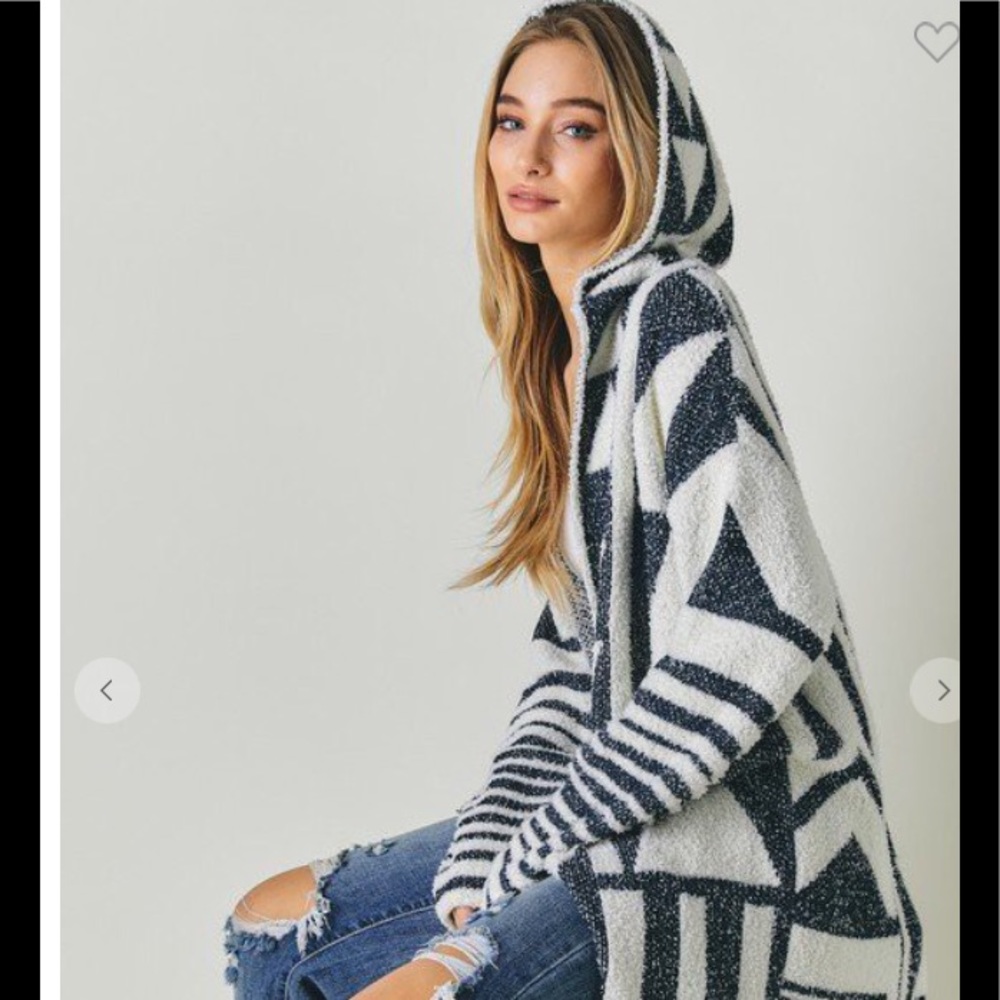 The Laguna hooded Cardi - Picture 2 of 7